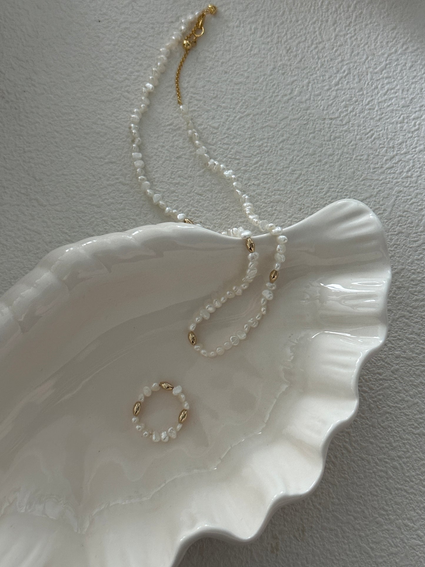 Round Pearl and Gold Ring