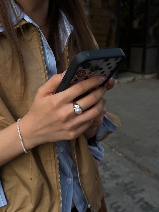 Isla Solo Pearl Ring