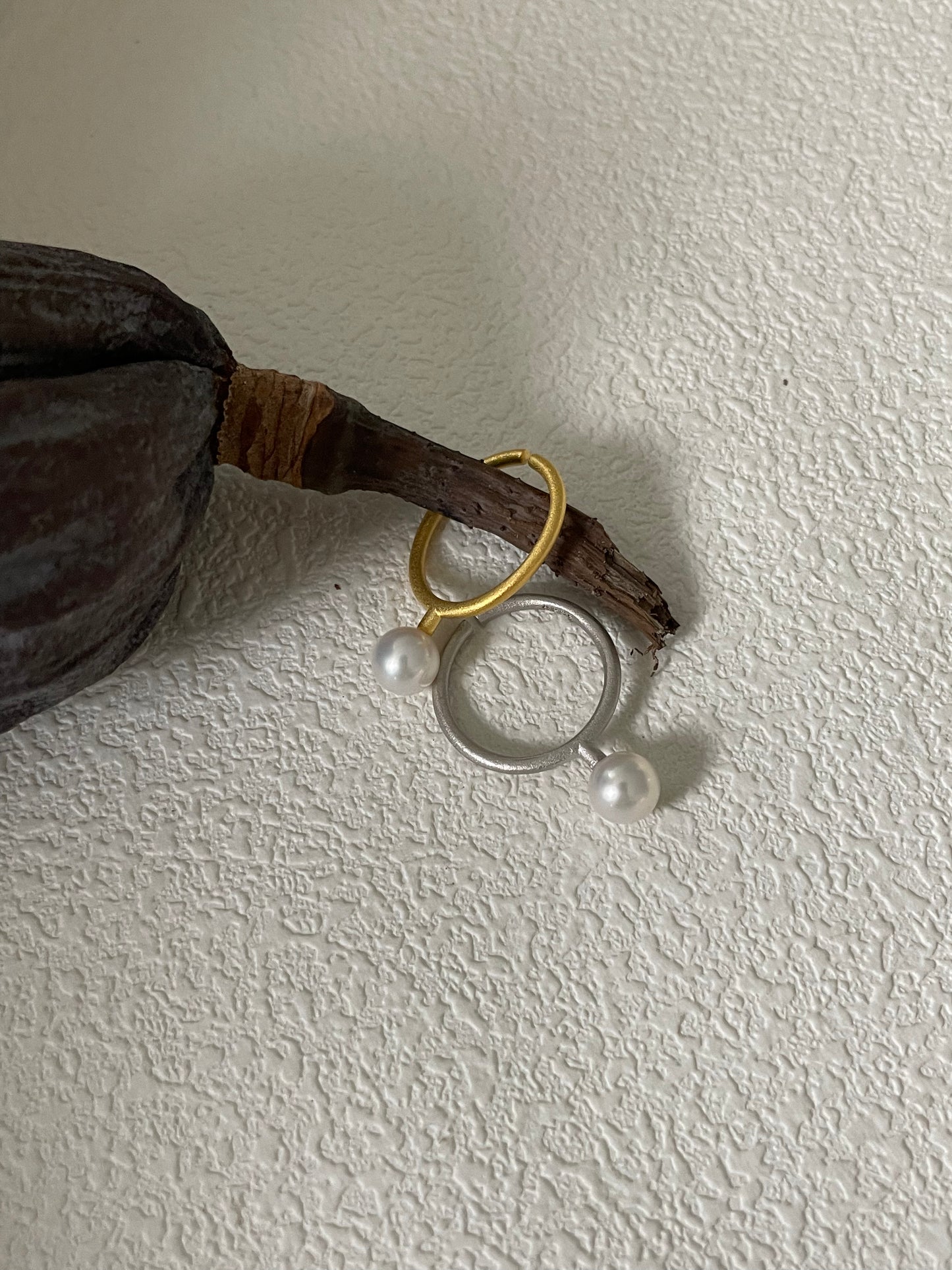 Pearl Ring in Frosted Silver