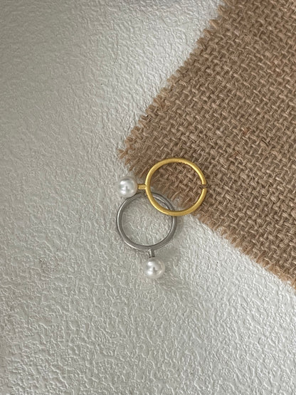 Pearl Ring in Frosted Silver