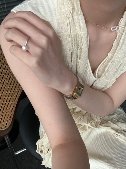Pearl Ring in Frosted Silver
