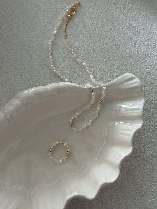 Round Pearl and Gold Ring
