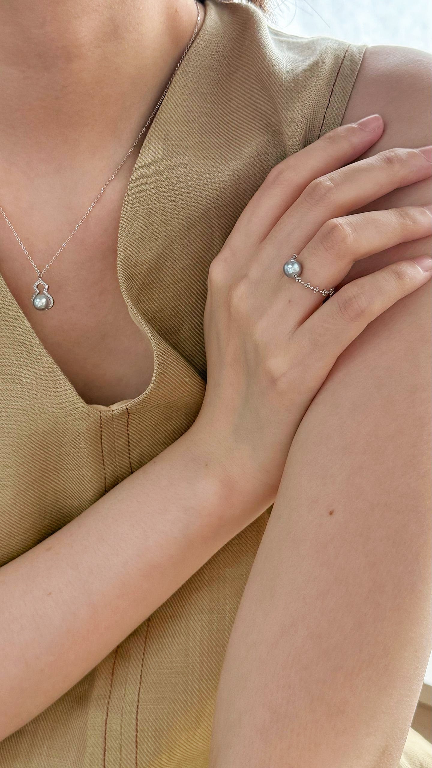 Silver Blue Pearl RIng in Sterling Silver Chain