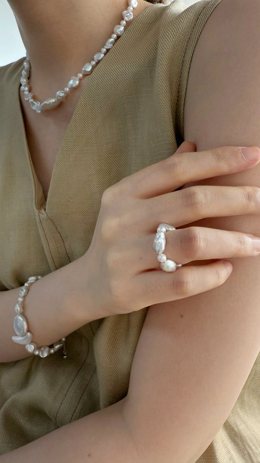 Irregular Round Pearls Ring