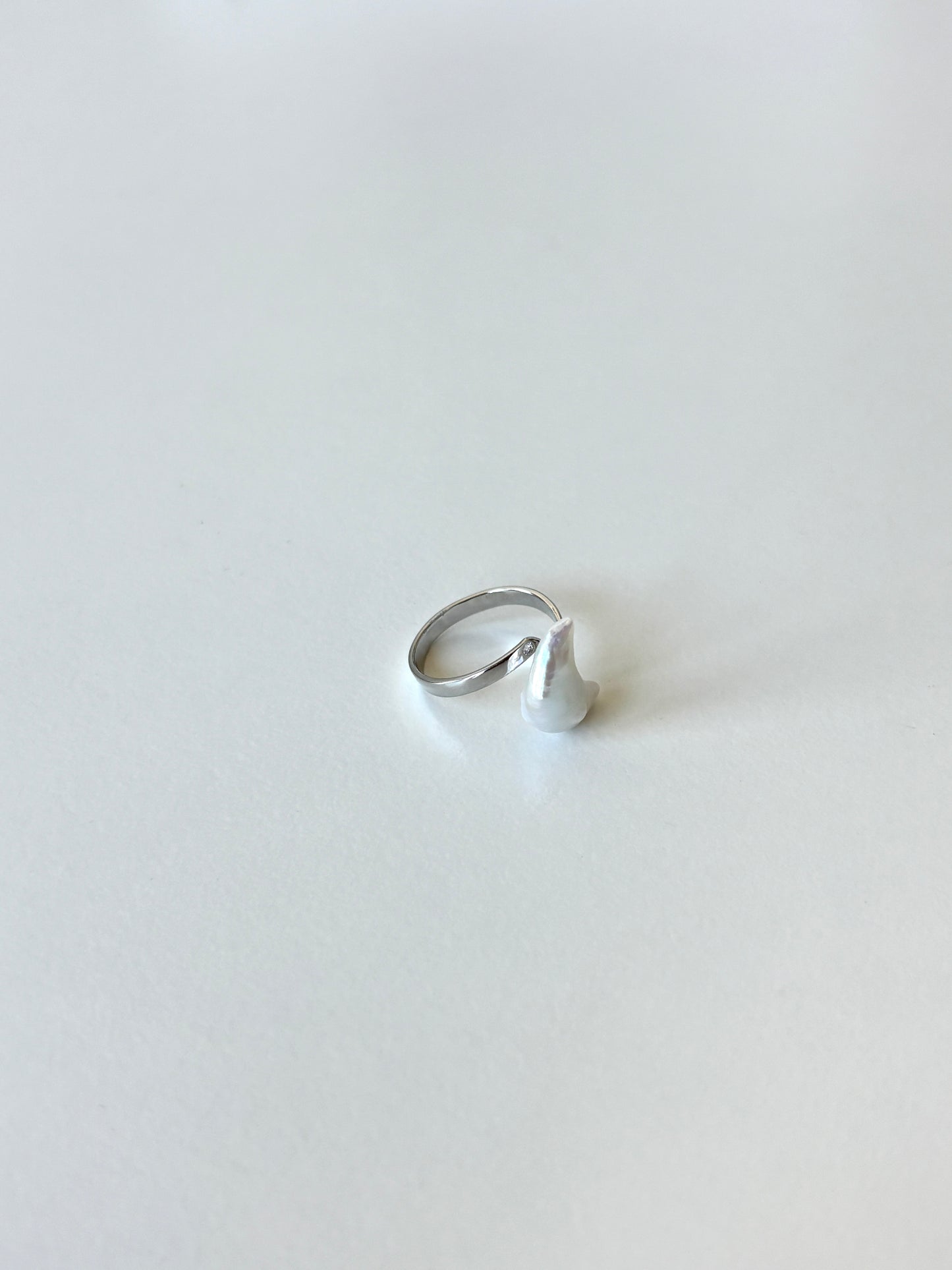 Moonbeam Pearl Ring