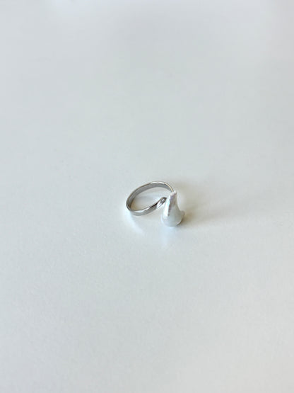 Moonbeam Pearl Ring