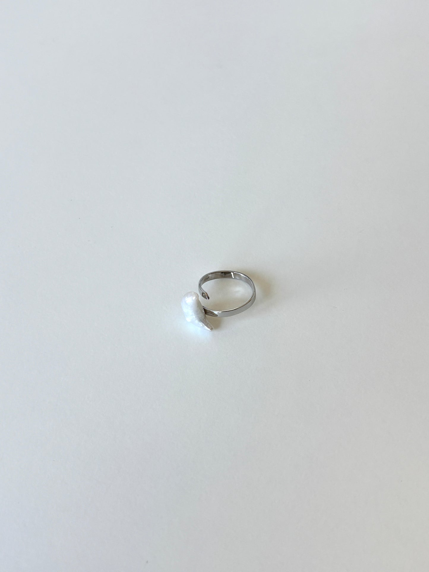 Moonbeam Pearl Ring