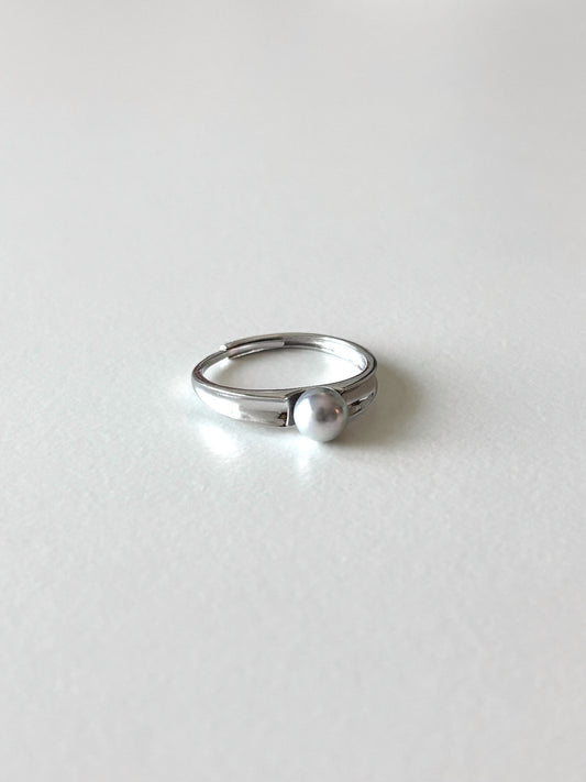 Isla Silver Blue Pearl Ring