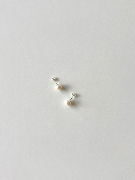 Isla Pearl Studs